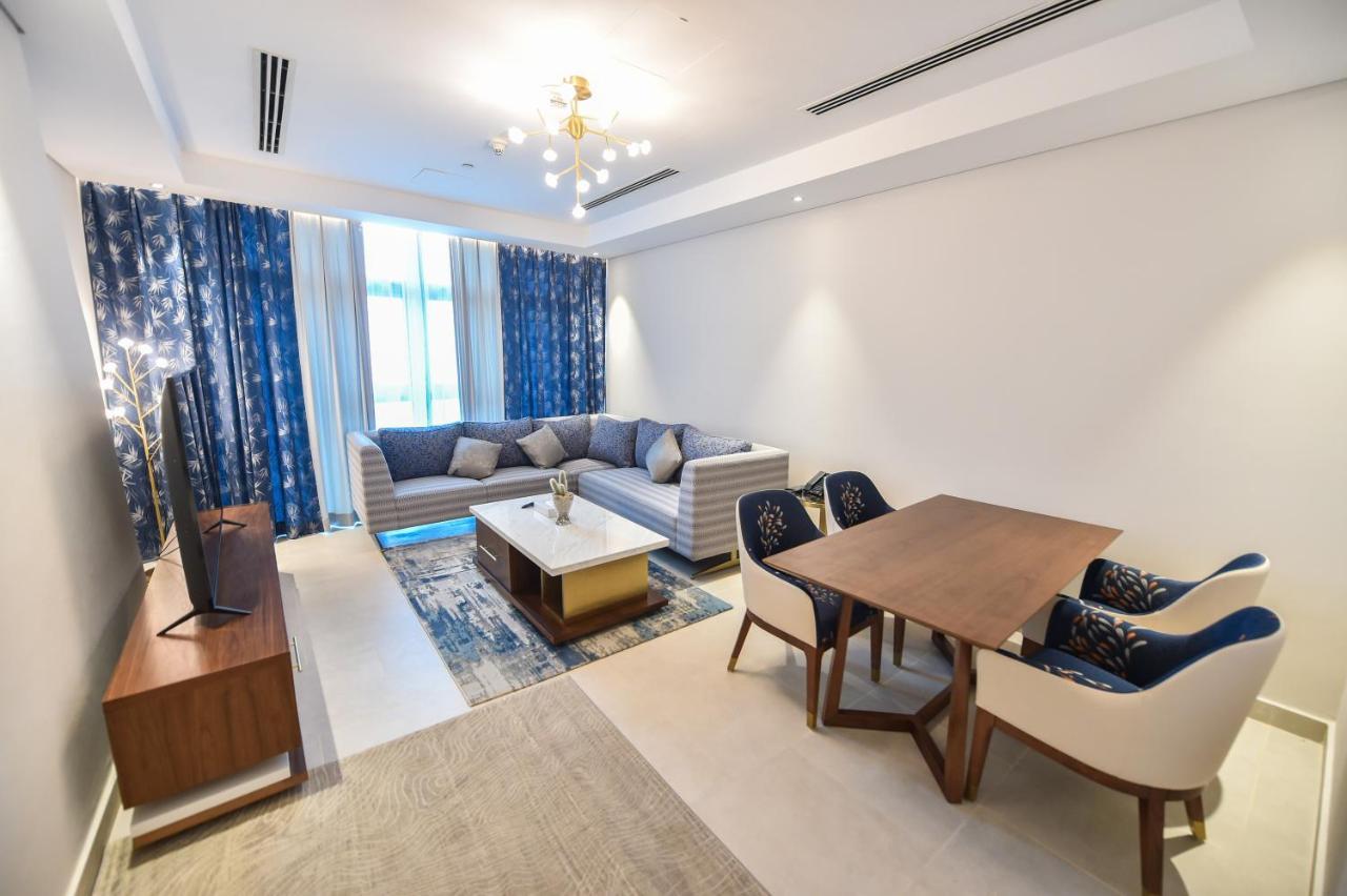 Waterfront Hotel Apartment Lusail Exterior foto A living room in a typical apartment